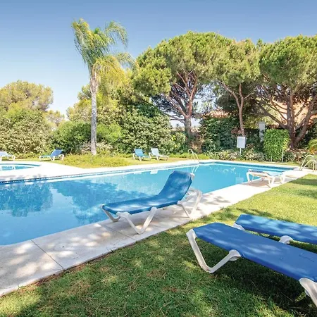 Apartment Beautiful In Marbella-cabopino With 2 Bedrooms, Wifi And Outdoor Swimming Pool Marbella