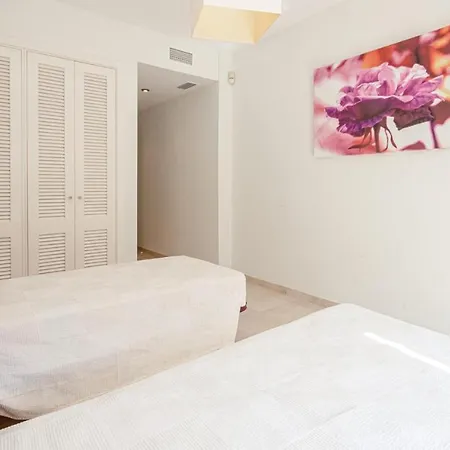 Apartment Beautiful In Marbella-cabopino With 2 Bedrooms, Wifi And Outdoor Swimming Pool Marbella